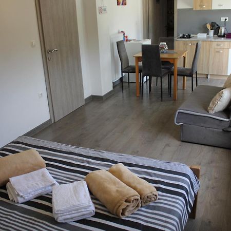 Studio Apartments Adian Korenica Camera foto